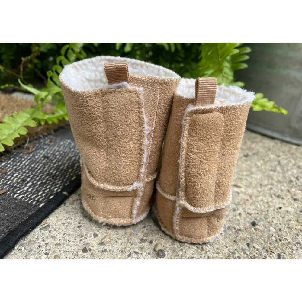 Baby GAP Sherpa Lined Boots Booties,Size‎ 0-3 Months